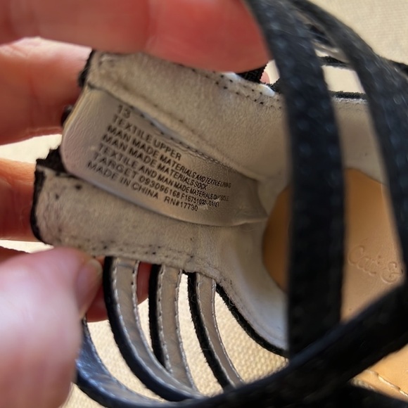 Cat and Jack flat gladiator sandals black velour size 13 - Picture 9 of 10